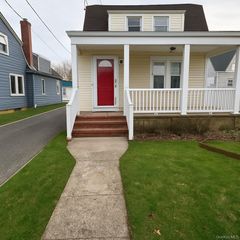 10 Dorothy Court, Merrick, NY 11566