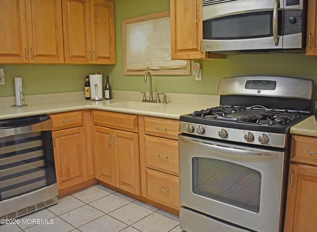 20 W Dory Drive, Little Egg Harbor, NJ 08087