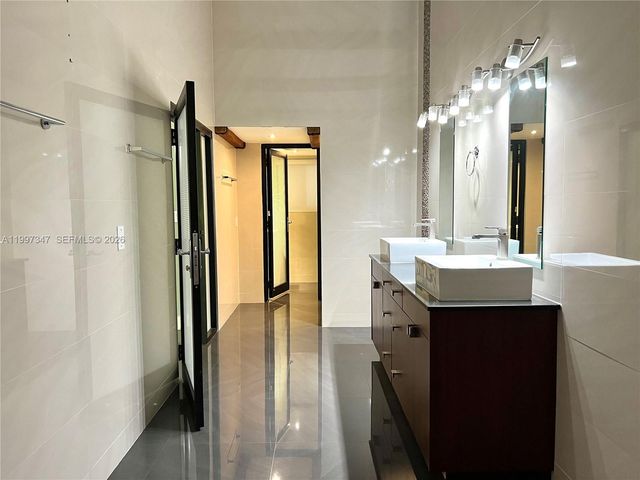 9331 NW 48th Doral Ter 0, Doral, FL 33178