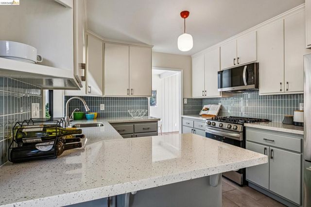42 Cowper Ave, Kensington, CA 94707