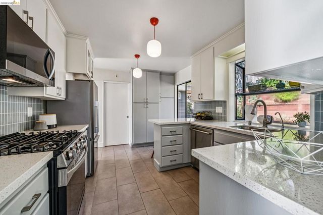 42 Cowper Ave, Kensington, CA 94707
