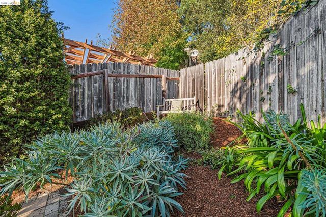 42 Cowper Ave, Kensington, CA 94707