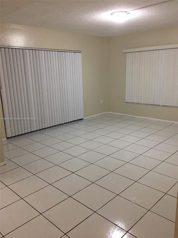 4170 Inverrary Drive 111, Lauderhill, FL 33319