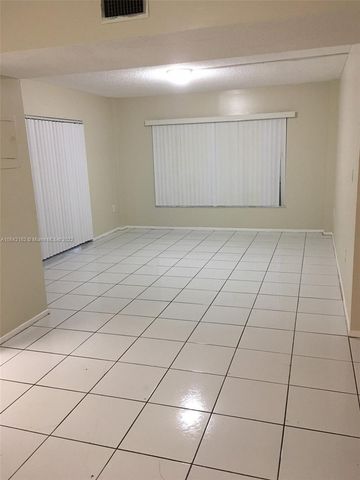 4170 Inverrary Drive 111, Lauderhill, FL 33319