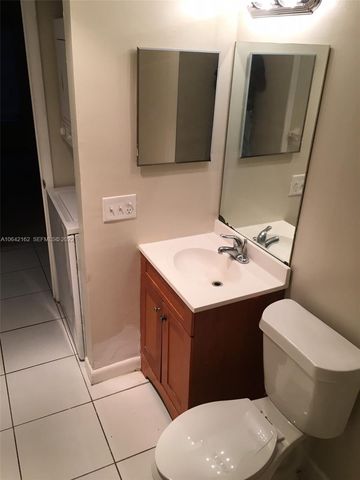 4170 Inverrary Drive 111, Lauderhill, FL 33319