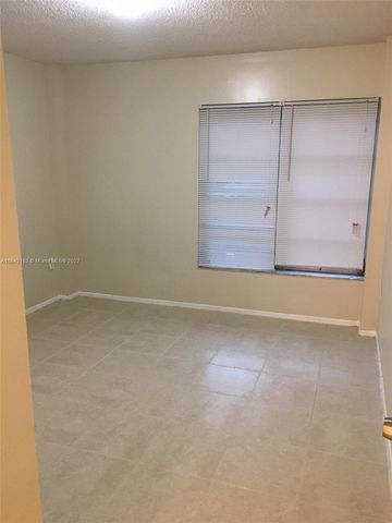 4170 Inverrary Drive 111, Lauderhill, FL 33319