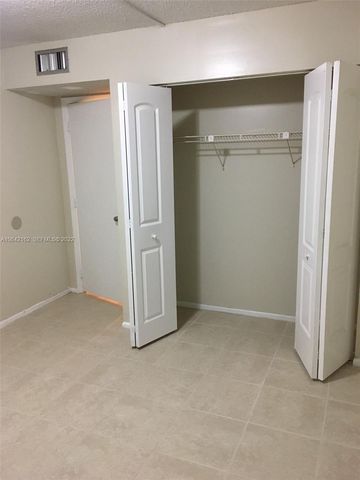 4170 Inverrary Drive 111, Lauderhill, FL 33319
