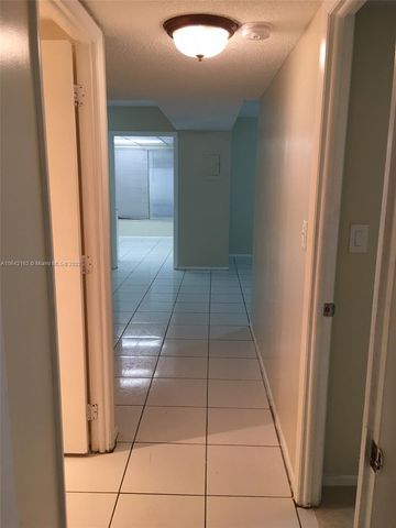 4170 Inverrary Drive 111, Lauderhill, FL 33319