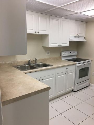 4170 Inverrary Drive 111, Lauderhill, FL 33319