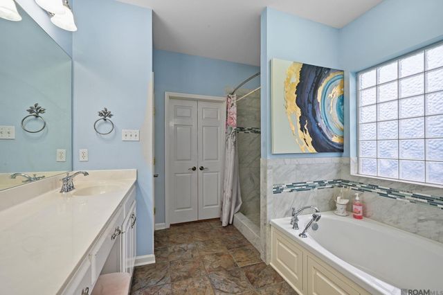 32846 Briar Oak Dr, Walker, LA 70785