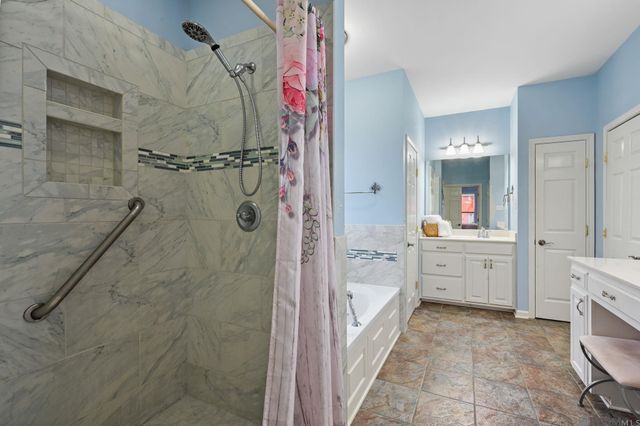 32846 Briar Oak Dr, Walker, LA 70785