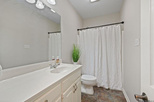 32846 Briar Oak Dr, Walker, LA 70785
