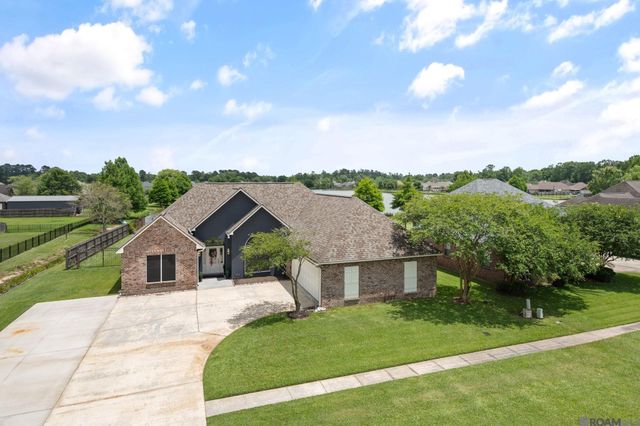 32846 Briar Oak Dr, Walker, LA 70785