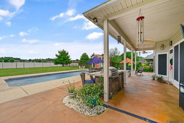 32846 Briar Oak Dr, Walker, LA 70785