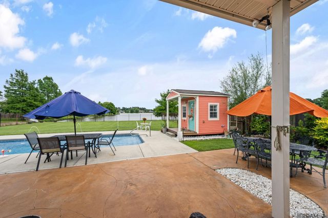32846 Briar Oak Dr, Walker, LA 70785