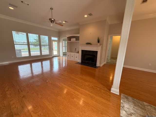 32846 Briar Oak Dr, Walker, LA 70785