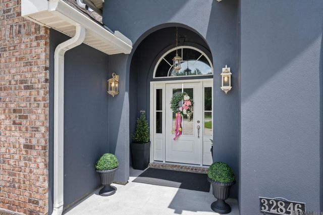 32846 Briar Oak Dr, Walker, LA 70785