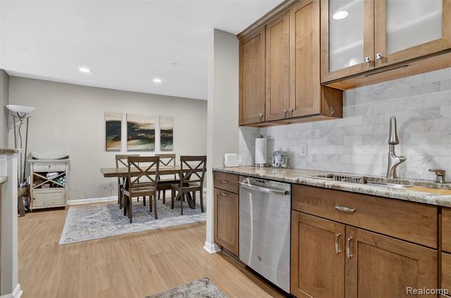 143 E Bay Drive, Walled Lake, MI 48390