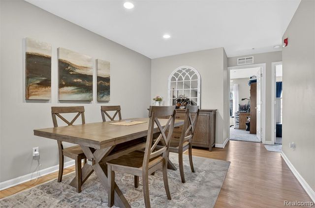 143 E Bay Drive, Walled Lake, MI 48390