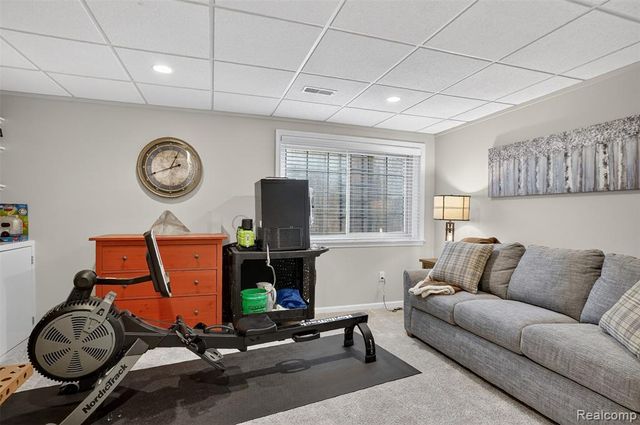 143 E Bay Drive, Walled Lake, MI 48390