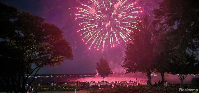 143 E Bay Drive, Walled Lake, MI 48390