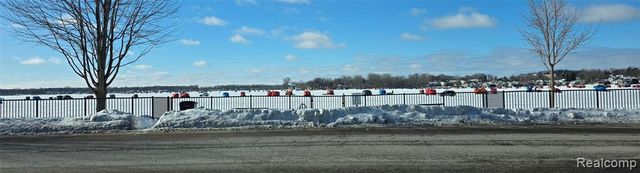 143 E Bay Drive, Walled Lake, MI 48390