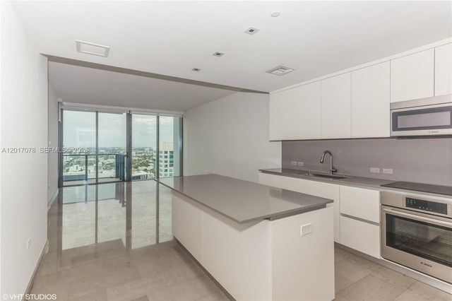 88 SW 7th St 2508, Miami, FL 33130
