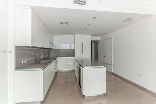 88 SW 7th St 2508, Miami, FL 33130