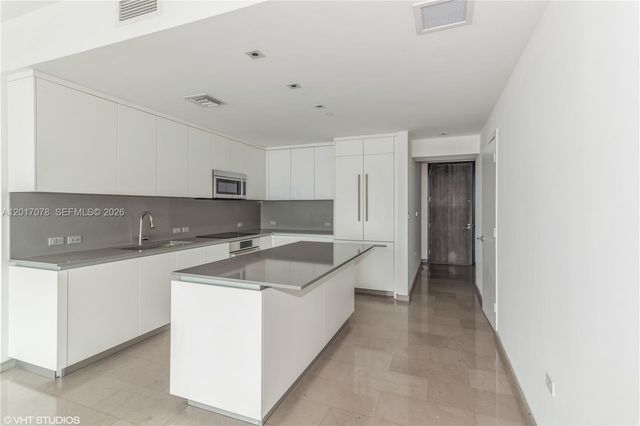 88 SW 7th St 2508, Miami, FL 33130