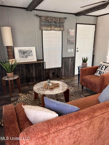 825 Riley Road, Vicksburg, MS 39183