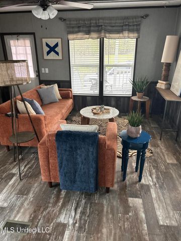825 Riley Road, Vicksburg, MS 39183