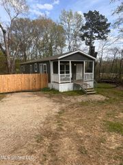 825 Riley Road, Vicksburg, MS 39183