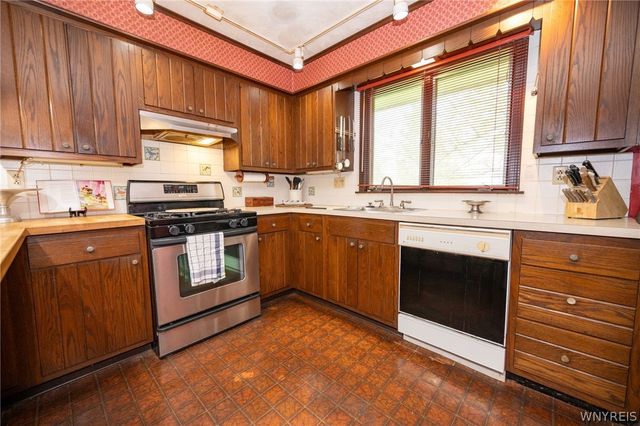15 South Lane, Evans, NY 14006