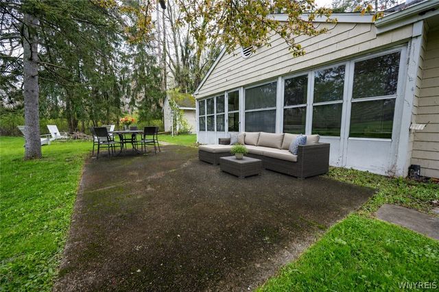 15 South Lane, Evans, NY 14006