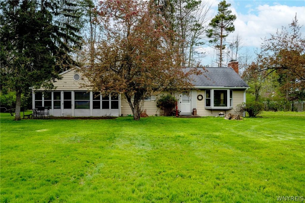 15 South Lane, Evans, NY 14006
