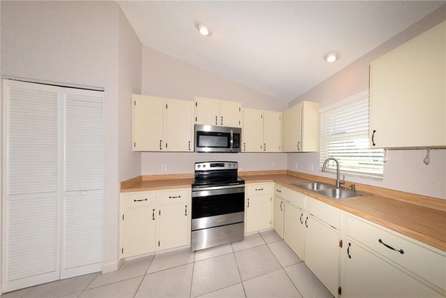 17207 SEASHORE AVENUE, Port Charlotte, FL 33948