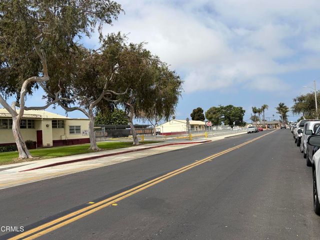 639 641 W Kamala Street, Oxnard, CA 93033