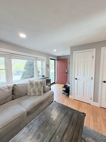 152 E Bacon St D2, Plainville, MA 02762