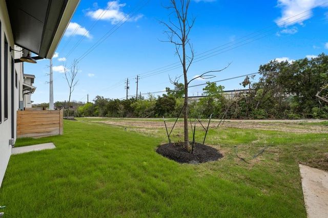 2050 Lohmans Spur RD 2102, Lakeway, TX 78734