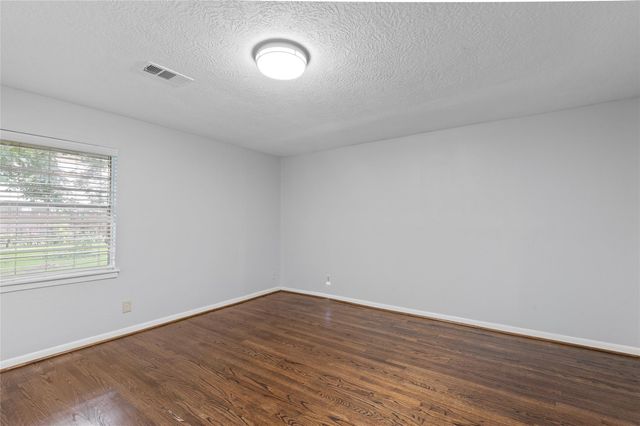 118 E Thornton Road, Houston, TX 77022