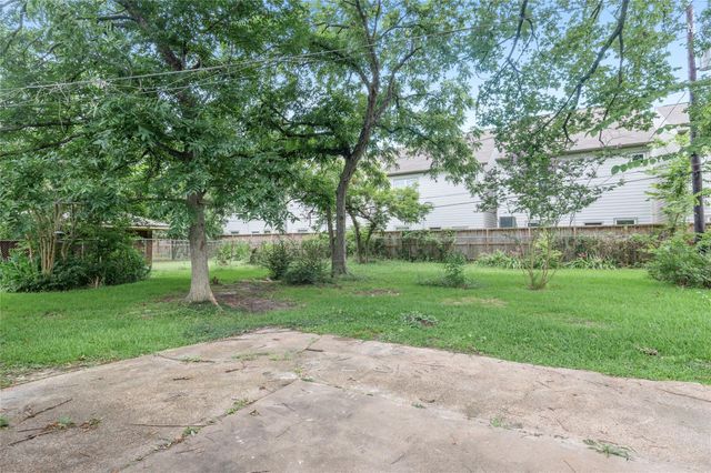 118 E Thornton Road, Houston, TX 77022