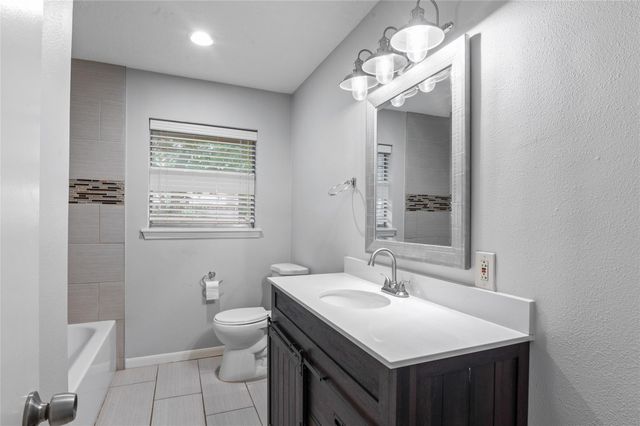 118 E Thornton Road, Houston, TX 77022