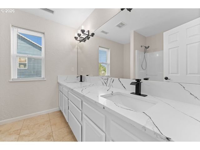 1485 Se IRONWOOD Ln, Gresham, OR 97080