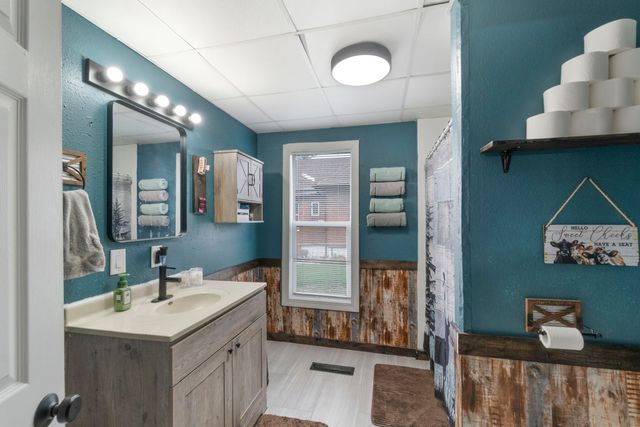 803 W Nevada Street, Marshalltown, IA 50158