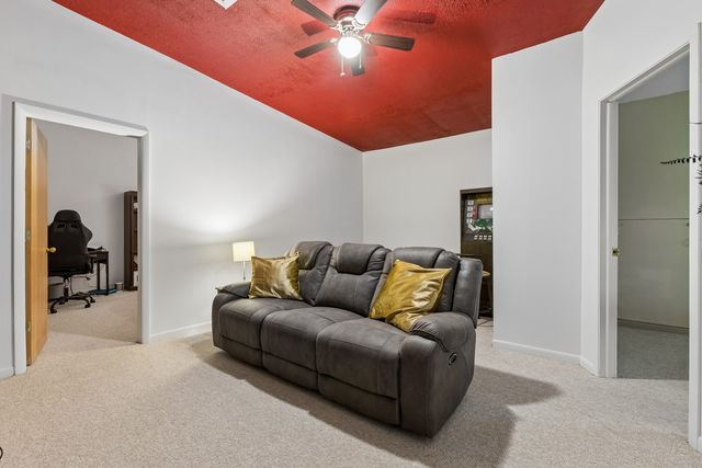 19449 W Forest Lane, Mundelein, IL 60060