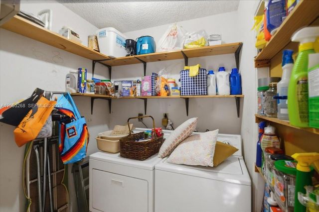 10339 NW 9th St Cir 2-2, Miami, FL 33172