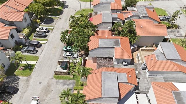10339 NW 9th St Cir 2-2, Miami, FL 33172
