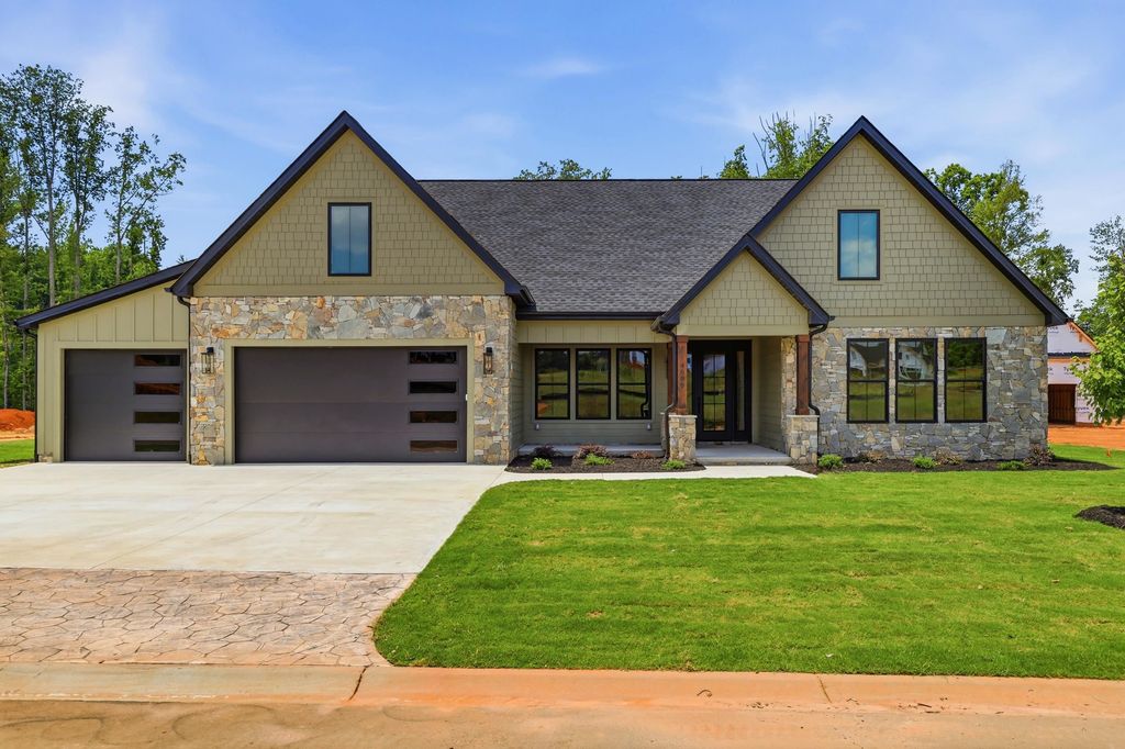 4088 Hollybank Drive, Spartanburg, SC 29303