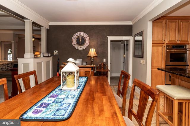 76 BROAD ST, Elmer, NJ 08318