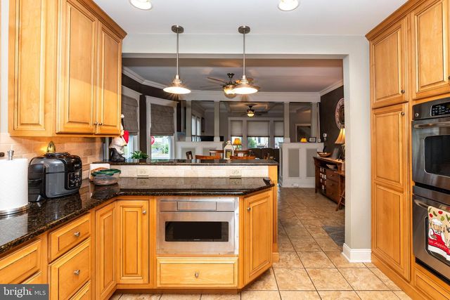 76 BROAD ST, Elmer, NJ 08318
